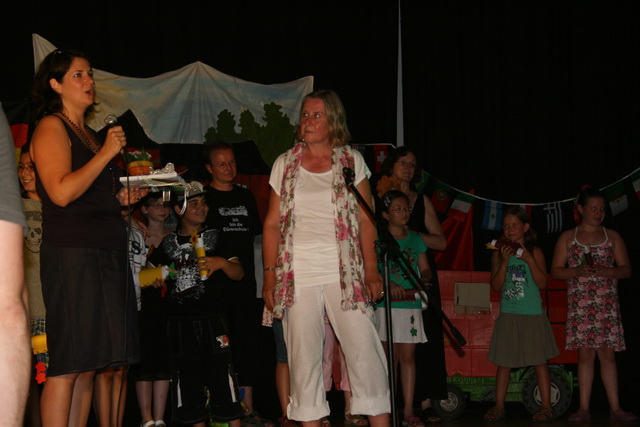 gal/2010/2010 Saitentwist Abschied Duererschule 9.7/2010 Saitentwist Duererschule Abschied 4.Kl. 9.Juli Im Coffee Cor 045.jpg